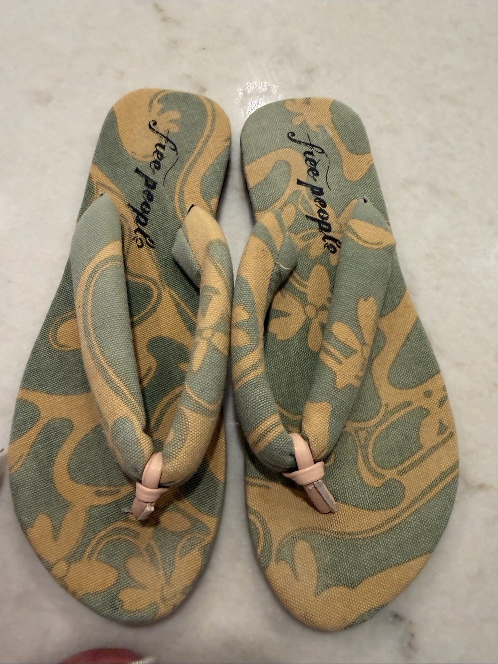 Free People Green and Tan Floral Canvas Flip Flop Sandals! 8 - Picture 6 of 7